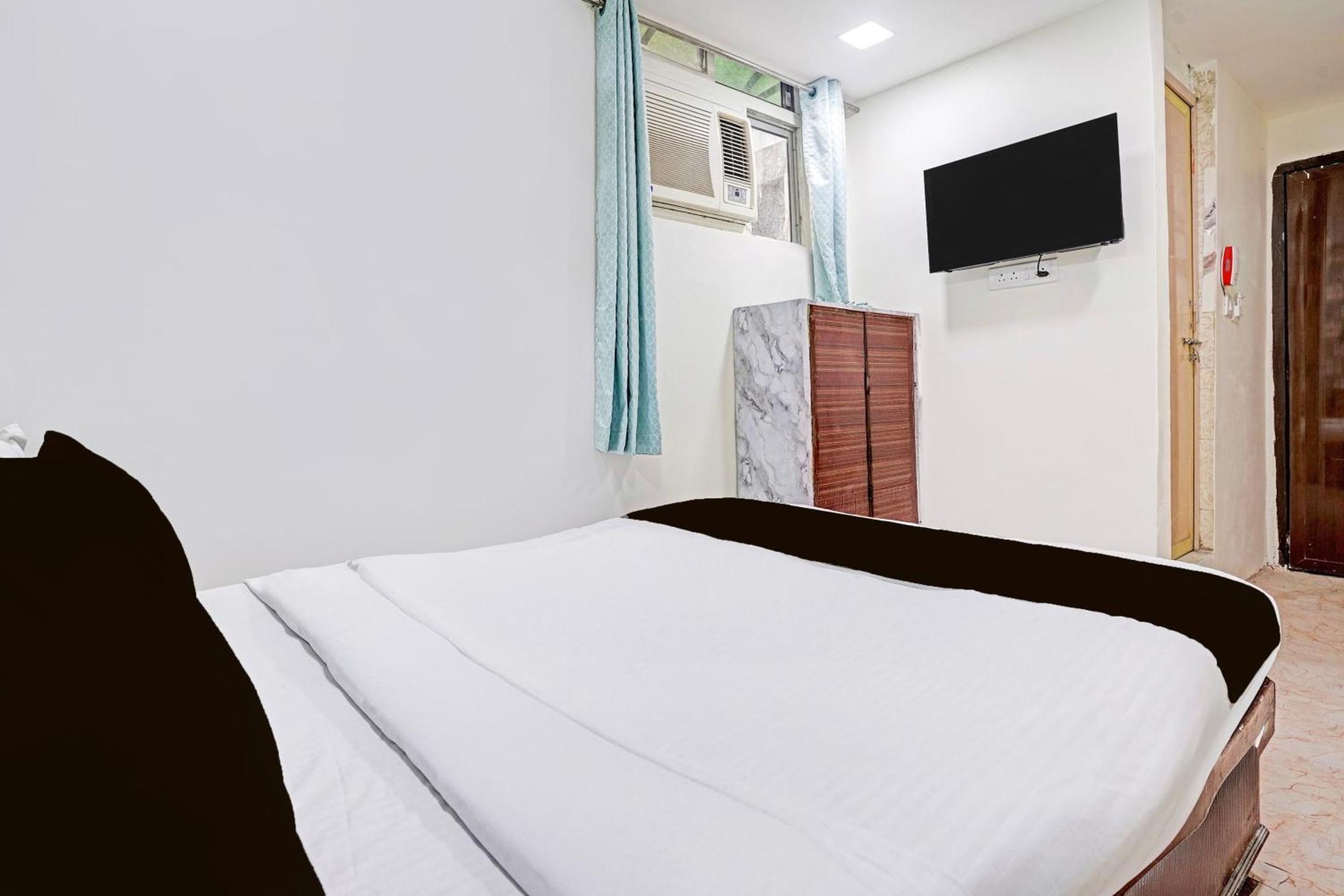 Super Hotel O Navrangpura Cg Road Formerly Hotel Yugraj Ahmedabad Bagian luar foto