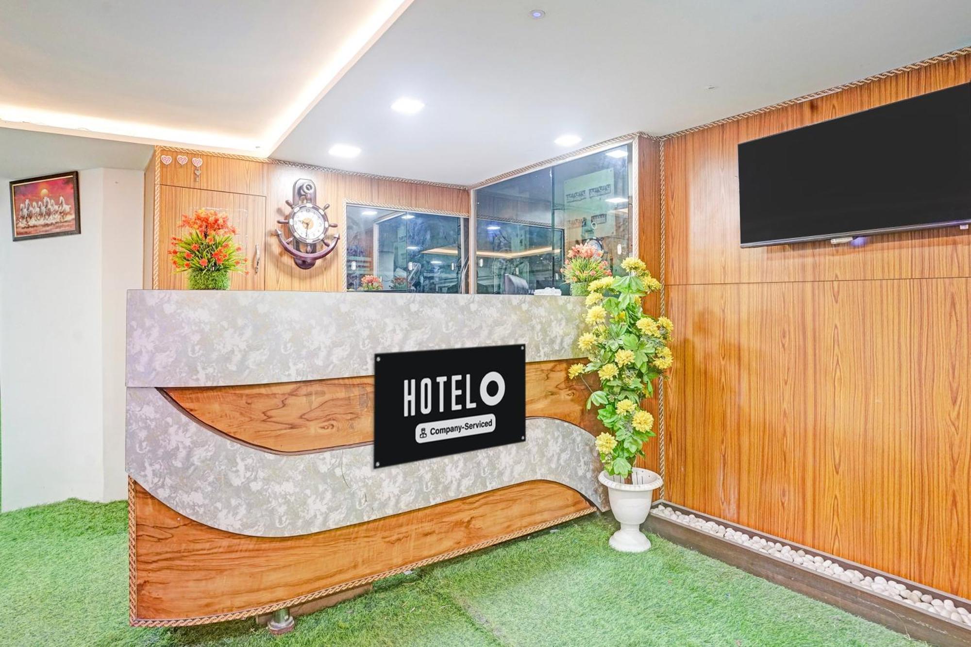Super Hotel O Navrangpura Cg Road Formerly Hotel Yugraj Ahmedabad Bagian luar foto